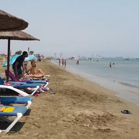 Artemis 3, Beachfront Boutique Апартаменти